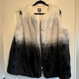 Vince Camuto Ombré Black to White Faux Fur Vest Sleeveless Jacket 2xl.